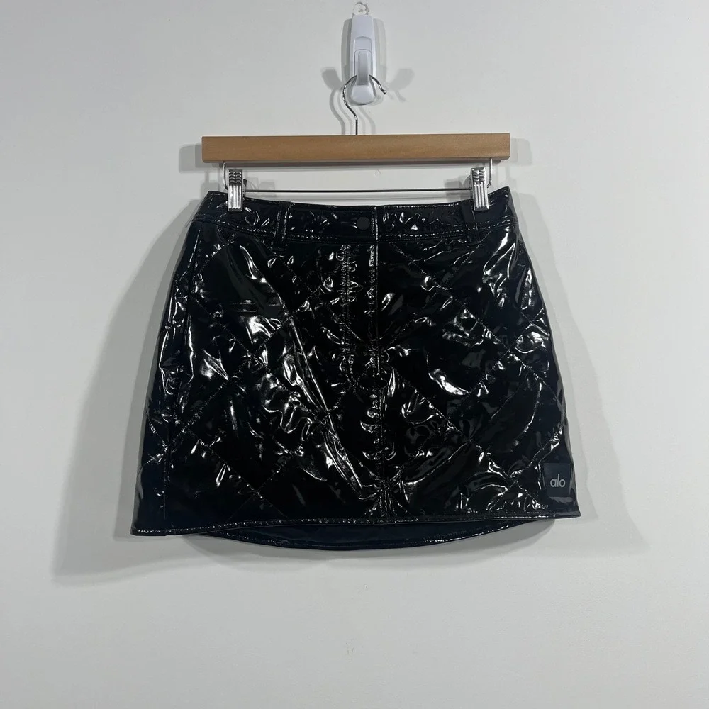 Alo Yoga Snomoto Quilted Mini Skirt Black Puffer Womens Medium Athleisure